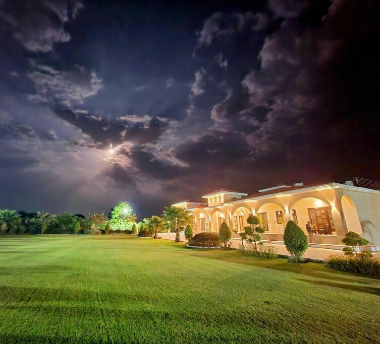 Bundeli Kothi - A Unique Farmstay Orchha Exterior foto